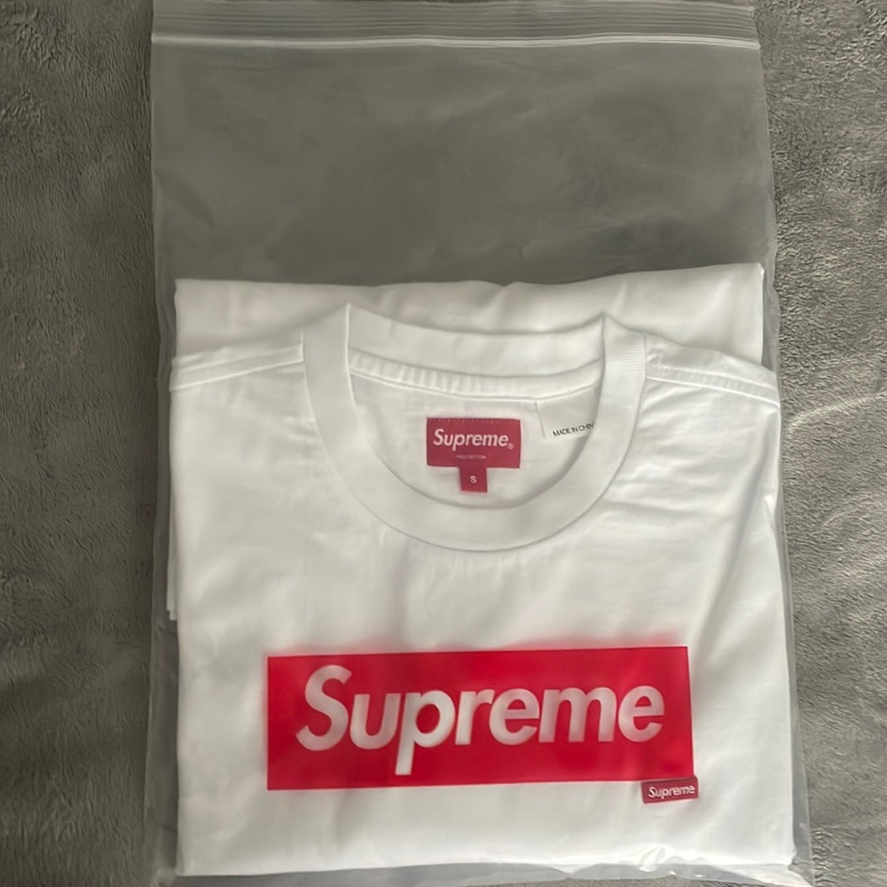 Supreme small box L/S tee